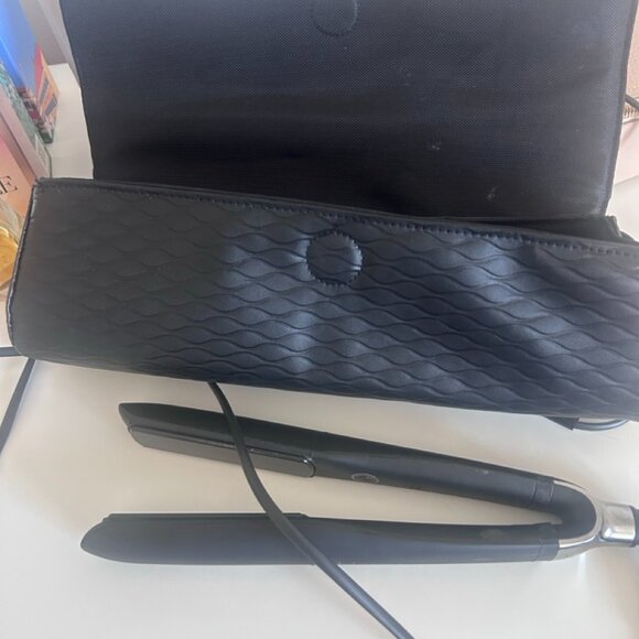GHD Platinum+ Flat Iron (1 inch plate) Black with pouch. - Picture 3 of 5